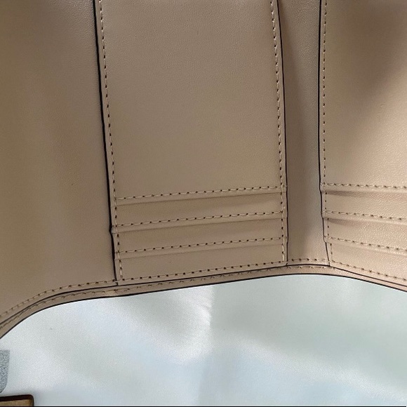 Michael Kors Crossbody Bag With matching wallet - Picture 3 of 7